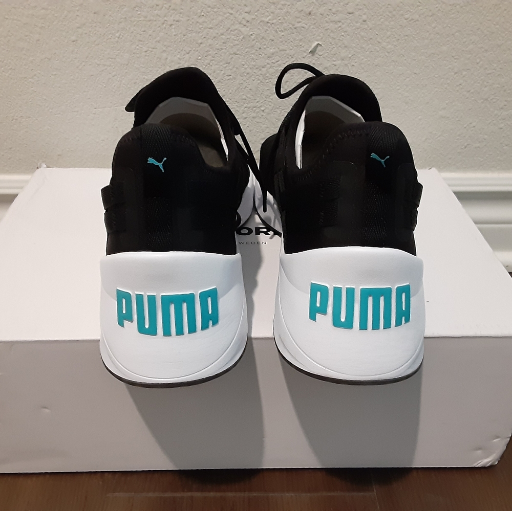 Puma - Picture 3 of 5